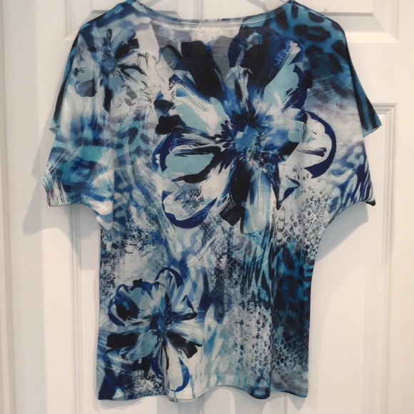 Chico’s Floral Top - Picture 1 of 9